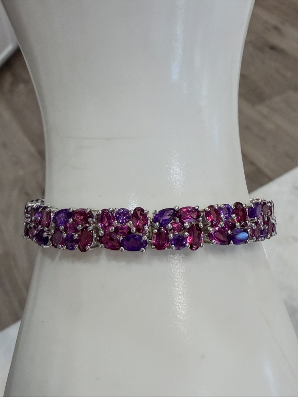 Orissa Rhodolite Garnet & Amethyst Floral Sterling Silver Wide 6.50” Bracelet - Picture 4 of 15